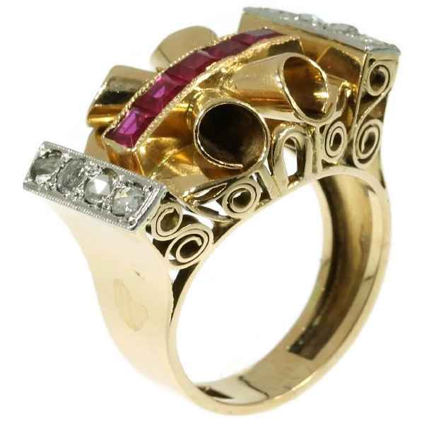 Sturdy pink gold retro ring with rose cut diamonds and carre cut rubies (image 3 of 15)